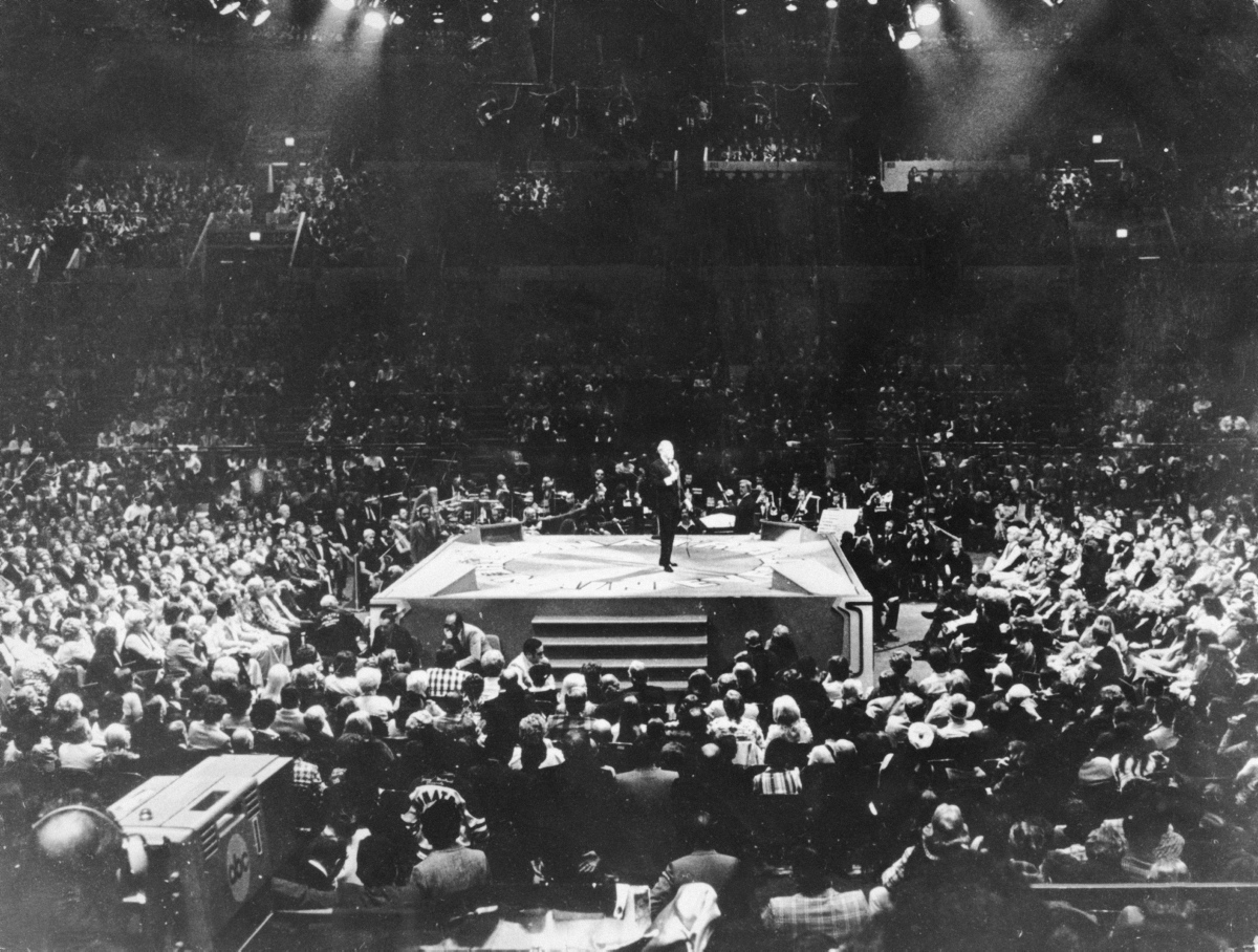 In 1971, Sinatra announced his retirement at a concert in Hollywood to raise money. However, after a year-long hiatus, Sinatra came out of a short-lived retirement to perform for a television special and album 